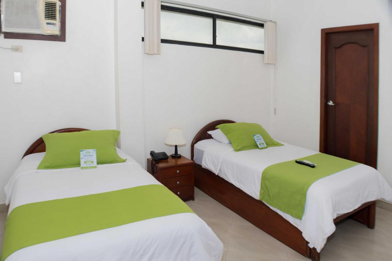 Hotel Castell - Cerca Del Aeropuerto Γκουαγιακίλ Εξωτερικό φωτογραφία